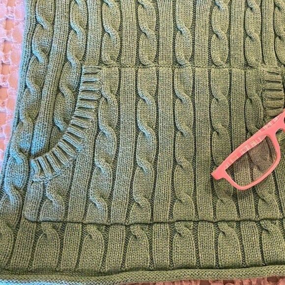 Old Navy Size Medium Green Hooded cable knit sweater with large front pocket - Picture 5 of 10